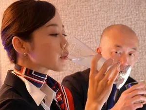 Những cô nàng bị tẩy não đắm chìm trong tình dục