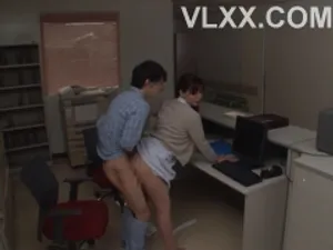 Xxx má kế trong khi đang nói chuyện với sếp