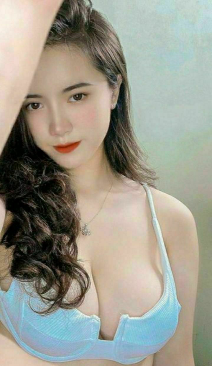 Má địt trộm với gia sư của con trai từ cửa nhà đến phòng ngủ